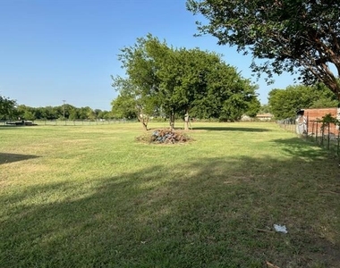 6105 Eagle Court - Photo Thumbnail 3