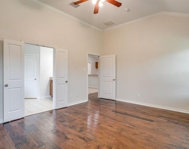 3801 Weatherstone Drive - Photo Thumbnail 20