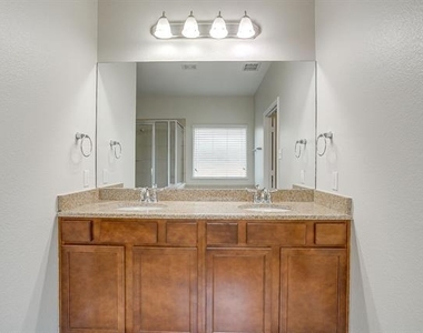 3801 Weatherstone Drive - Photo Thumbnail 23