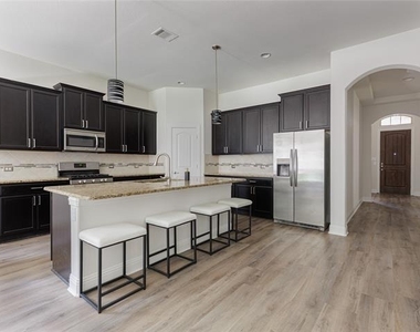 3901 Shadewell Street - Photo Thumbnail 7