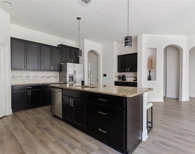 3901 Shadewell Street - Photo Thumbnail 8