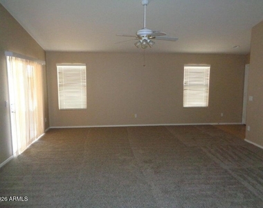 46137 W Guilder Avenue - Photo Thumbnail 2