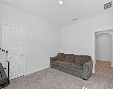 10121 High Grade Drive - Photo Thumbnail 19