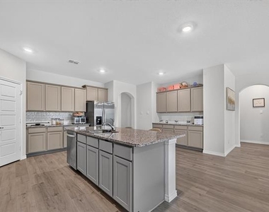 10121 High Grade Drive - Photo Thumbnail 5