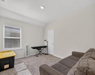 10121 High Grade Drive - Photo Thumbnail 18