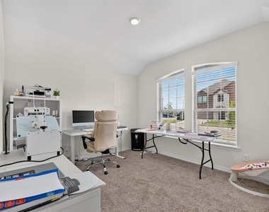 10121 High Grade Drive - Photo Thumbnail 11