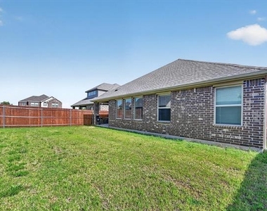 10121 High Grade Drive - Photo Thumbnail 32