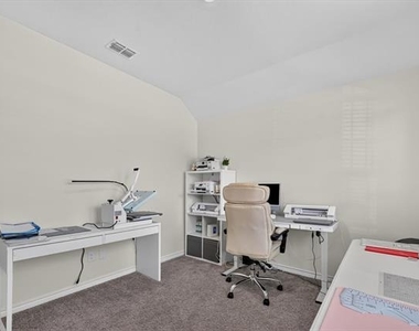 10121 High Grade Drive - Photo Thumbnail 12