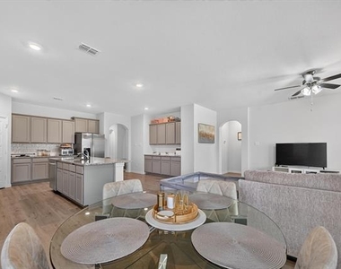 10121 High Grade Drive - Photo Thumbnail 9