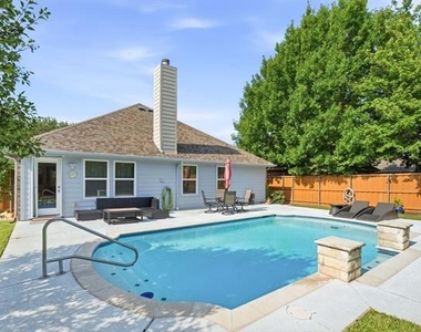 8100 Shasta Drive - Photo Thumbnail 21