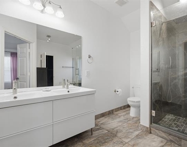 8100 Shasta Drive - Photo Thumbnail 14