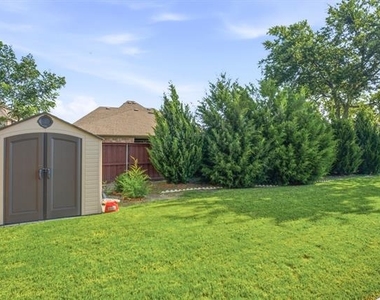8100 Shasta Drive - Photo Thumbnail 23