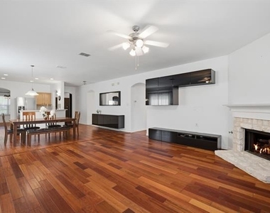 8100 Shasta Drive - Photo Thumbnail 7