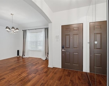 8100 Shasta Drive - Photo Thumbnail 3