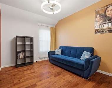 8100 Shasta Drive - Photo Thumbnail 19
