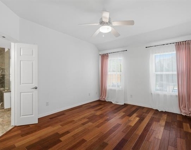 8100 Shasta Drive - Photo Thumbnail 12