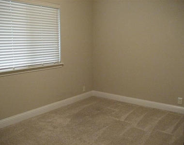 1729 Spoonbill Drive - Photo Thumbnail 18
