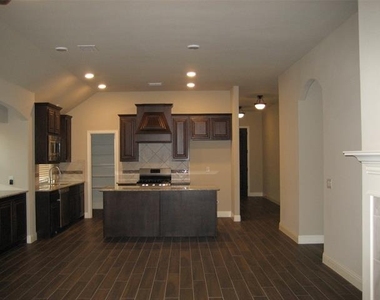 1729 Spoonbill Drive - Photo Thumbnail 9