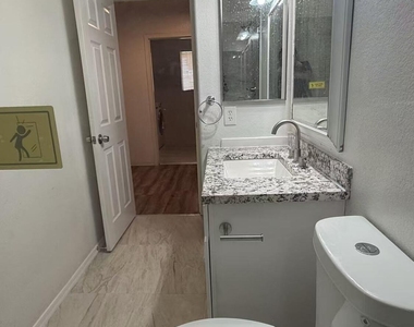 2241 N 95th Avenue - Photo Thumbnail 21