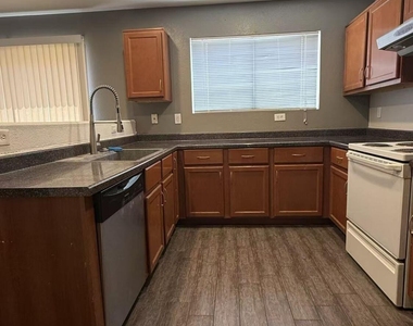 2241 N 95th Avenue - Photo Thumbnail 2