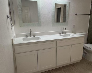 2241 N 95th Avenue - Photo Thumbnail 18