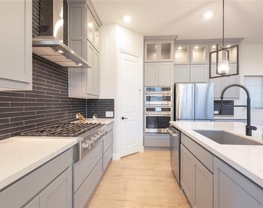 3675 Honeycutt Drive - Photo Thumbnail 9