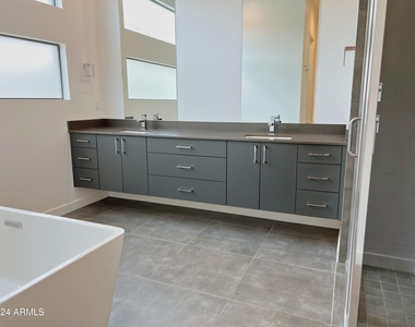 10920 E North Lane - Photo Thumbnail 15