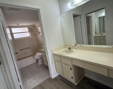 3031 Holiday Springs Boulevard - Photo Thumbnail 13