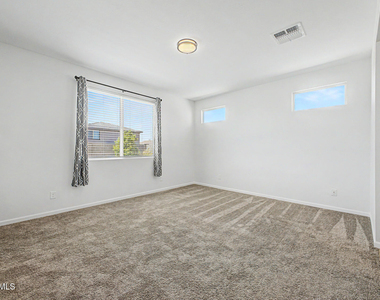 17865 W Daley Lane - Photo Thumbnail 12