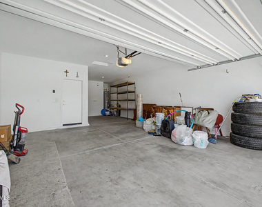 17865 W Daley Lane - Photo Thumbnail 26
