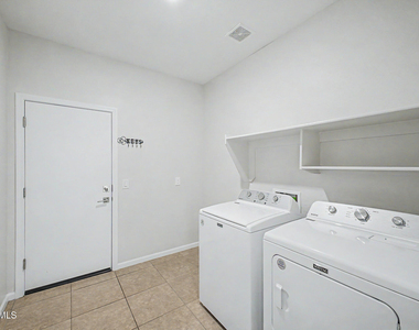 17865 W Daley Lane - Photo Thumbnail 24
