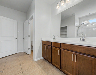 17865 W Daley Lane - Photo Thumbnail 16