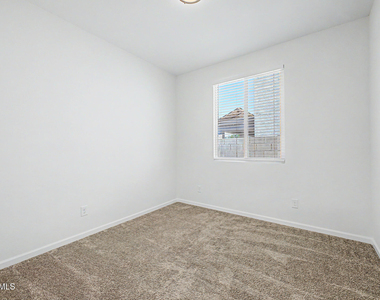 17865 W Daley Lane - Photo Thumbnail 19
