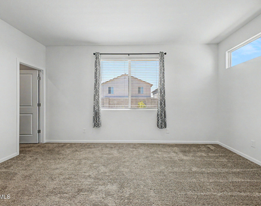 17865 W Daley Lane - Photo Thumbnail 15