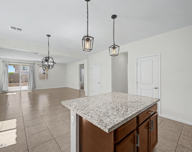 17865 W Daley Lane - Photo Thumbnail 7