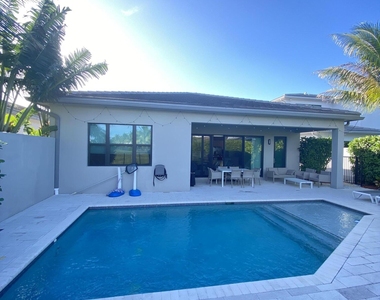 17296 Sea Blossom Way - Photo Thumbnail 10