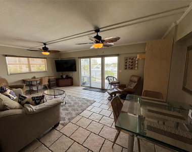95 N Birch Road - Photo Thumbnail 5