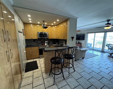 95 N Birch Road - Photo Thumbnail 2