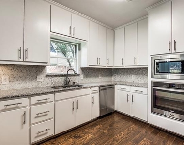 5956 Encore Drive - Photo Thumbnail 9