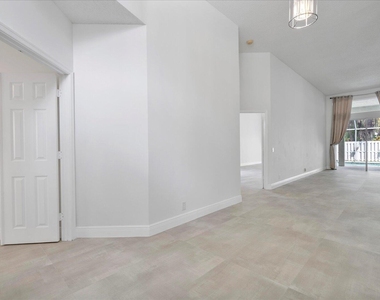 970 Greenwood Road - Photo Thumbnail 5