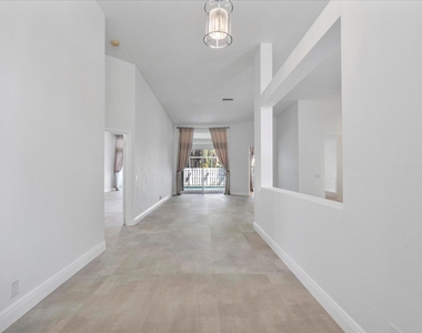 970 Greenwood Road - Photo Thumbnail 4