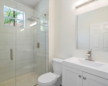 970 Greenwood Road - Photo Thumbnail 22