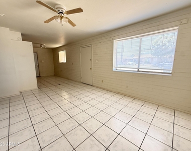 2232 E Burgess Lane - Photo Thumbnail 3