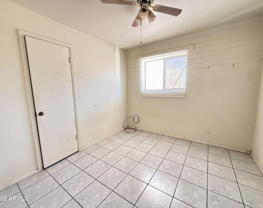 2232 E Burgess Lane - Photo Thumbnail 6