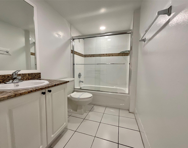9517 Fontainebleau Boulevard - Photo Thumbnail 2