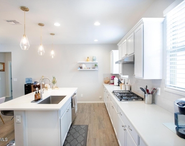 9969 W Robin Lane - Photo Thumbnail 14