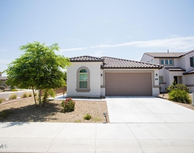 9969 W Robin Lane - Photo Thumbnail 1