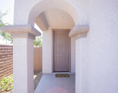 9969 W Robin Lane - Photo Thumbnail 6