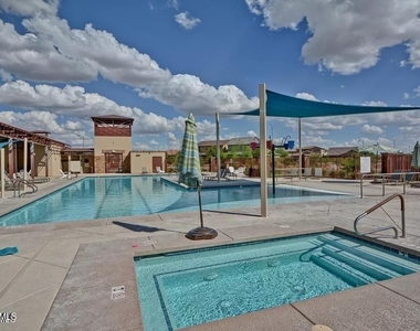 9969 W Robin Lane - Photo Thumbnail 41