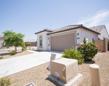 9969 W Robin Lane - Photo Thumbnail 4